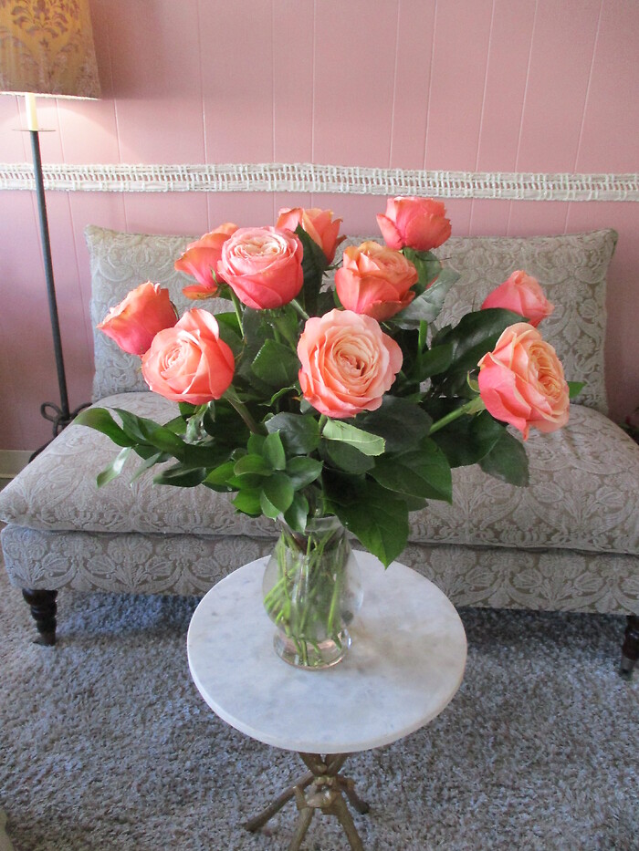 Dozen Peach Roses