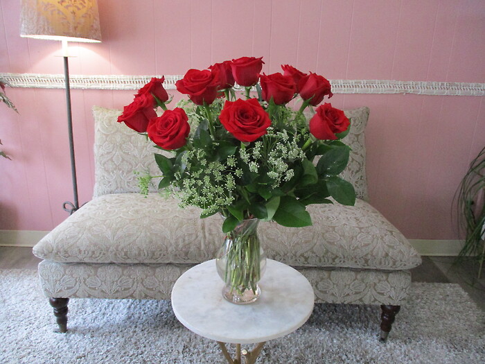 Classic Dozen Red Roses