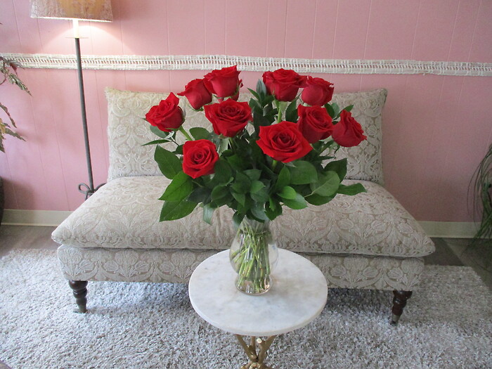 Classic Dozen Red Roses